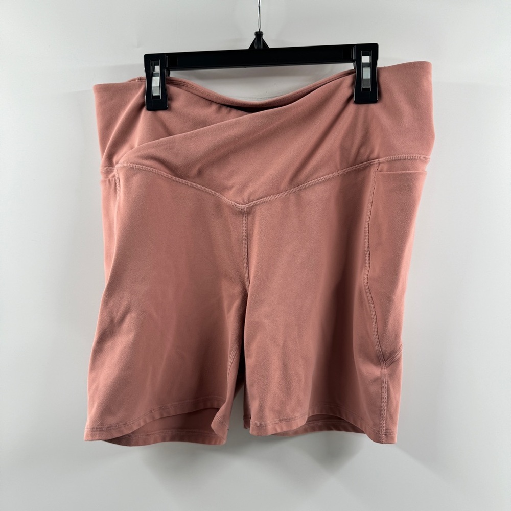 Fabletics PureLuxe Light Pink Crossover Waistband Biker Shorts Size L